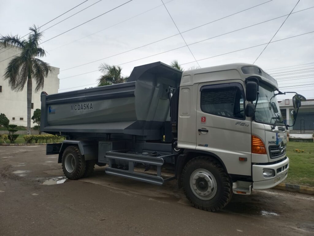 Solid wast Hino Truck